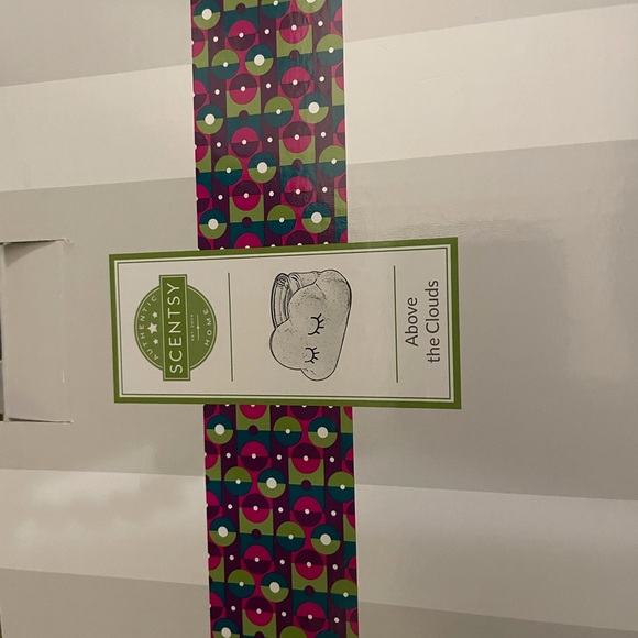 Scentsy cloud warmer - Picture 2 of 3